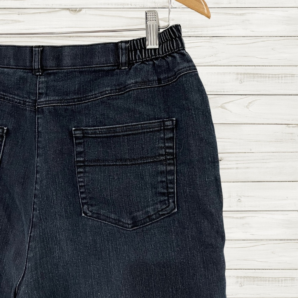 Denim Mom Jeans with comfort waistband - straight leg high waisted